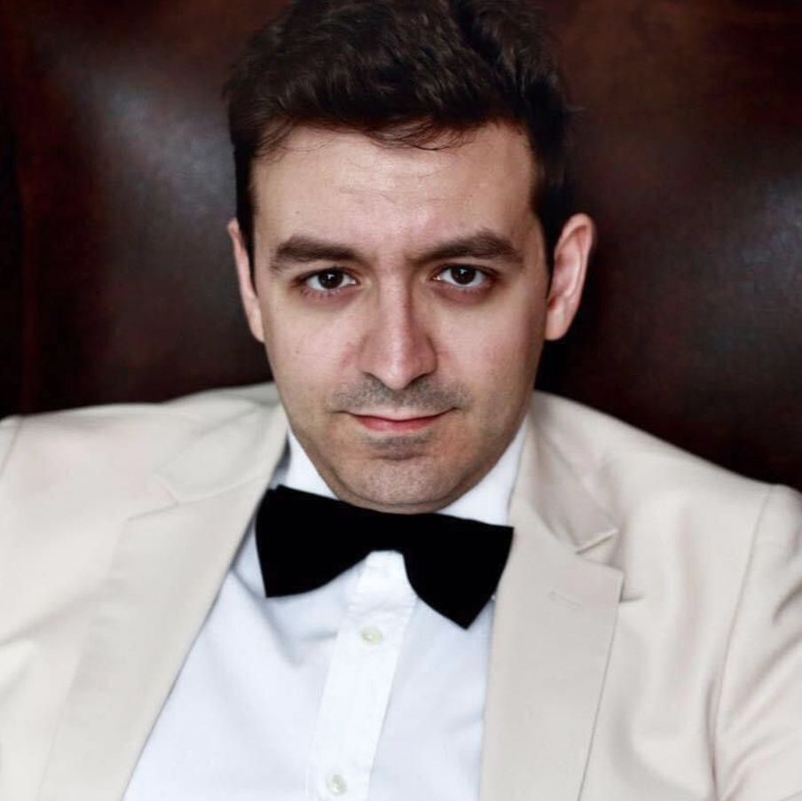 Александр Непомнящий